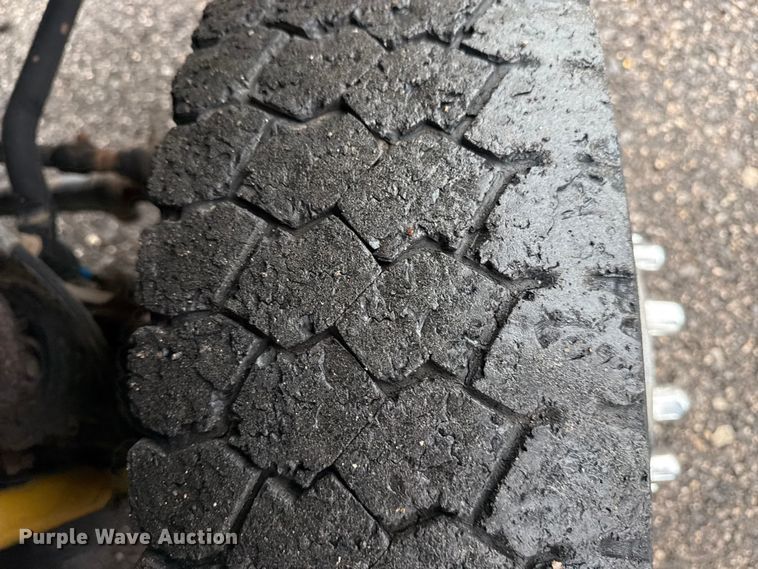 image for item EG8848 2015 Ford F450 Super Duty Crew Cab flatbed truck