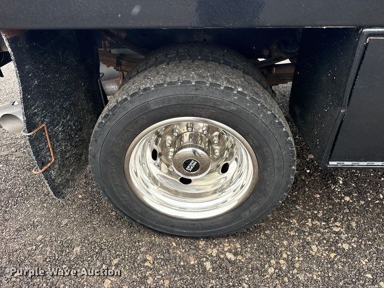 image for item EG8848 2015 Ford F450 Super Duty Crew Cab flatbed truck