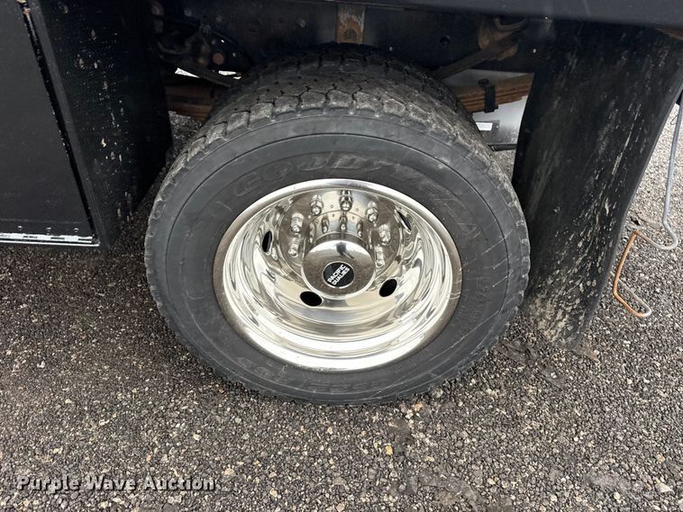 image for item EG8848 2015 Ford F450 Super Duty Crew Cab flatbed truck