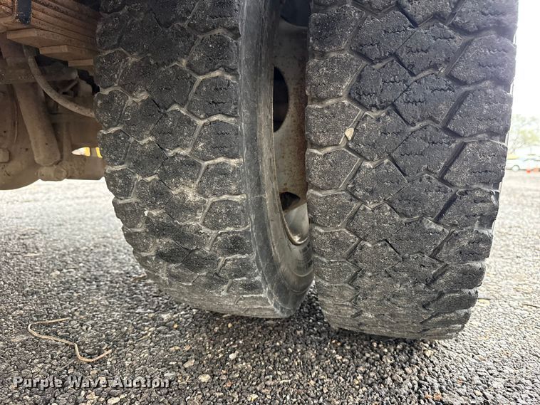 image for item EG8848 2015 Ford F450 Super Duty Crew Cab flatbed truck