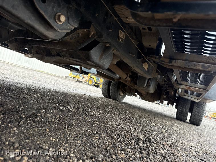 image for item EG8848 2015 Ford F450 Super Duty Crew Cab flatbed truck