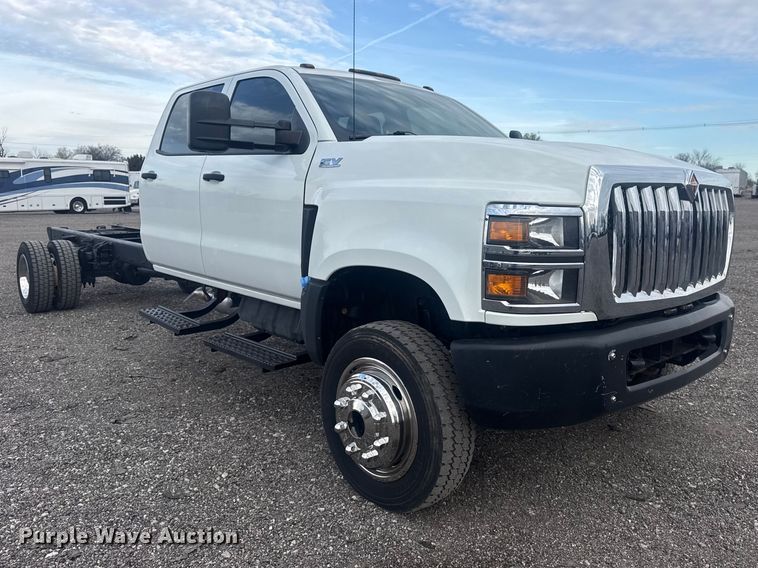 image for item EG8874 2019 International CV515 truck cab and chassis