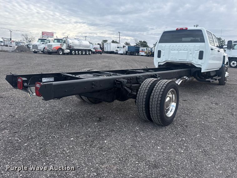 image for item EG8874 2019 International CV515 truck cab and chassis