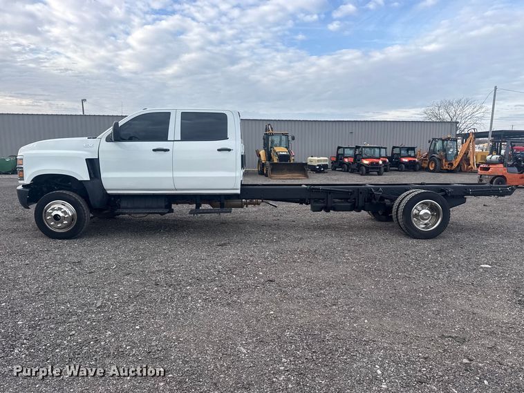 image for item EG8874 2019 International CV515 truck cab and chassis