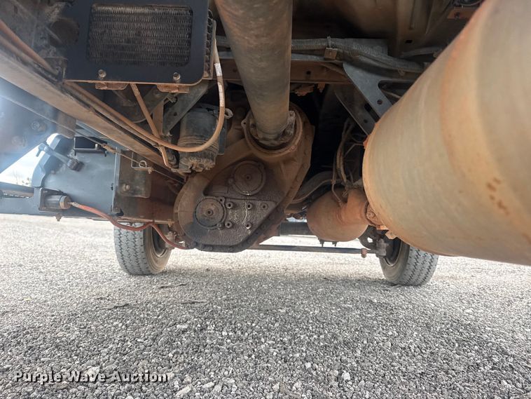 image for item EG8874 2019 International CV515 truck cab and chassis