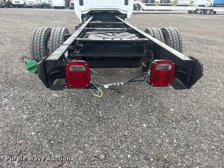 image for item EG8874 2019 International CV515 truck cab and chassis