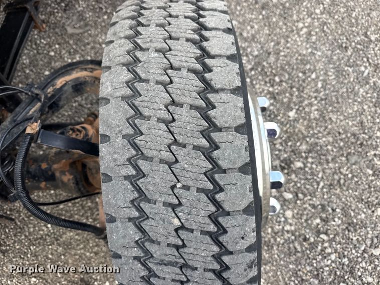 image for item EG8874 2019 International CV515 truck cab and chassis