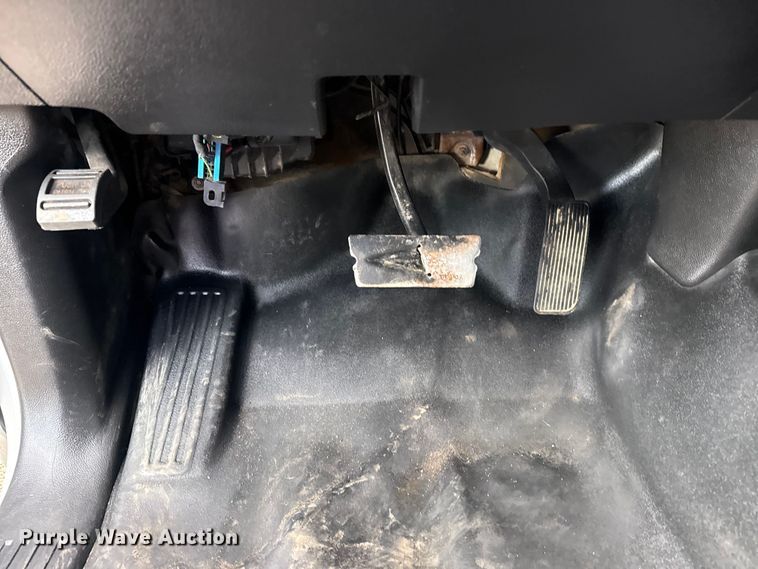 image for item EG8874 2019 International CV515 truck cab and chassis