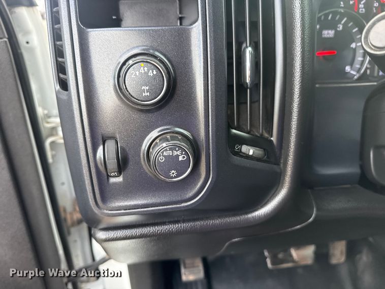 image for item EG8874 2019 International CV515 truck cab and chassis