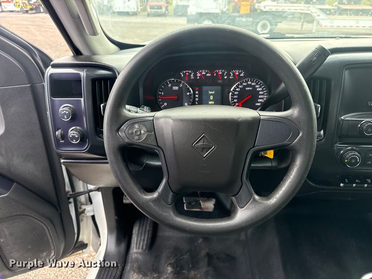 image for item EG8874 2019 International CV515 truck cab and chassis