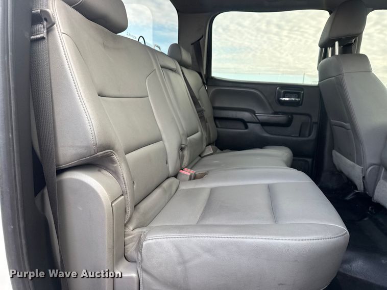 image for item EG8874 2019 International CV515 truck cab and chassis