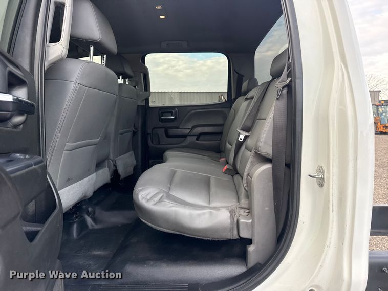 image for item EG8874 2019 International CV515 truck cab and chassis