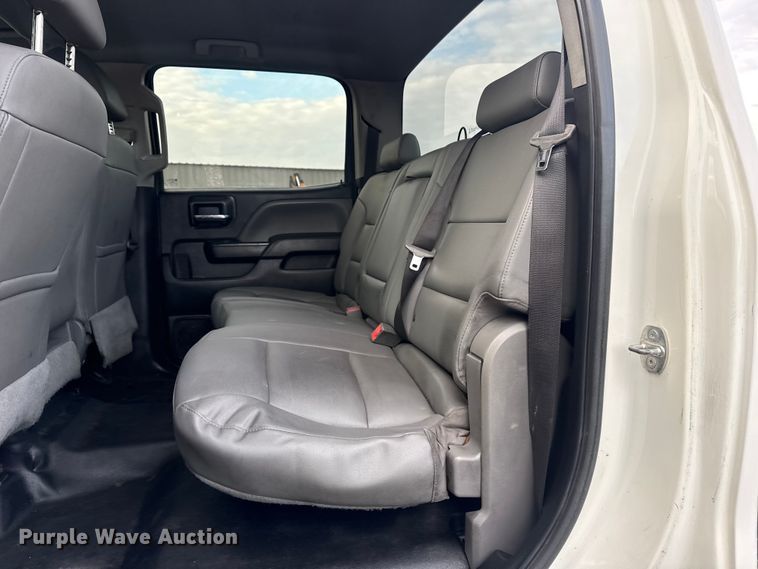 image for item EG8874 2019 International CV515 truck cab and chassis