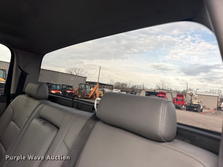 image for item EG8874 2019 International CV515 truck cab and chassis