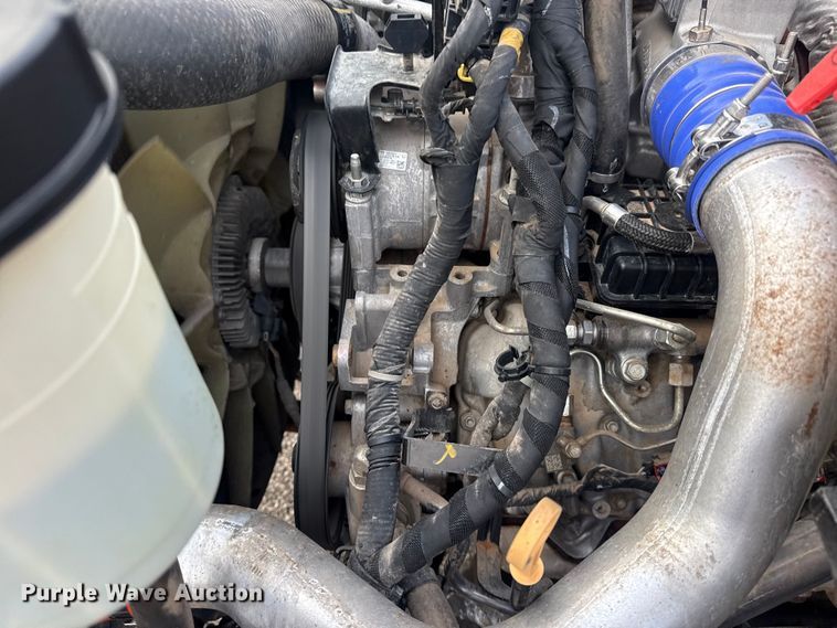 image for item EG8874 2019 International CV515 truck cab and chassis