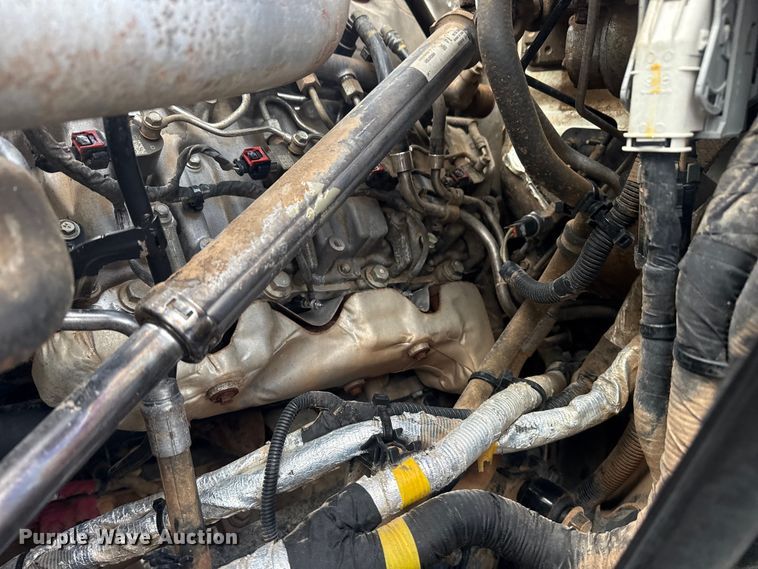 image for item EG8874 2019 International CV515 truck cab and chassis