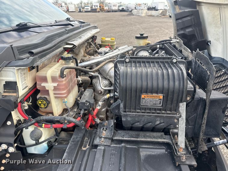 image for item EG8874 2019 International CV515 truck cab and chassis