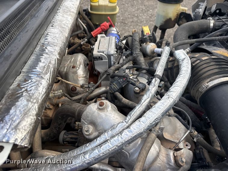 image for item EG8874 2019 International CV515 truck cab and chassis