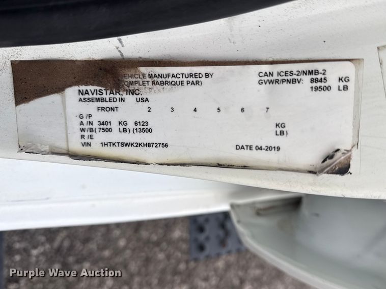 image for item EG8874 2019 International CV515 truck cab and chassis