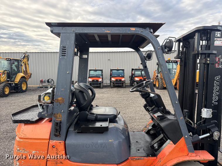 image for item EG8875 Toyota 7FGU25 forklift