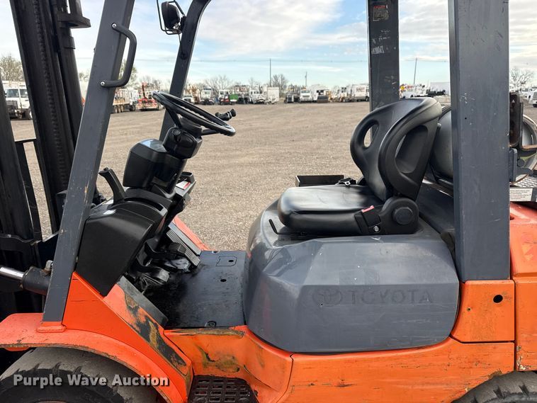 image for item EG8875 Toyota 7FGU25 forklift