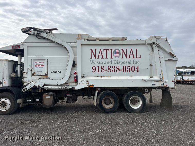image for item EG8880 2007 Mack MR refuse truck