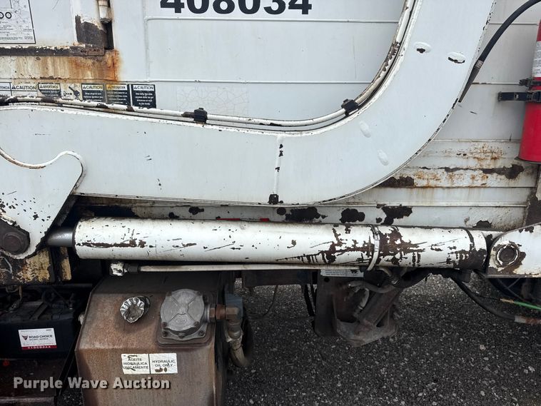 image for item EG8880 2007 Mack MR refuse truck