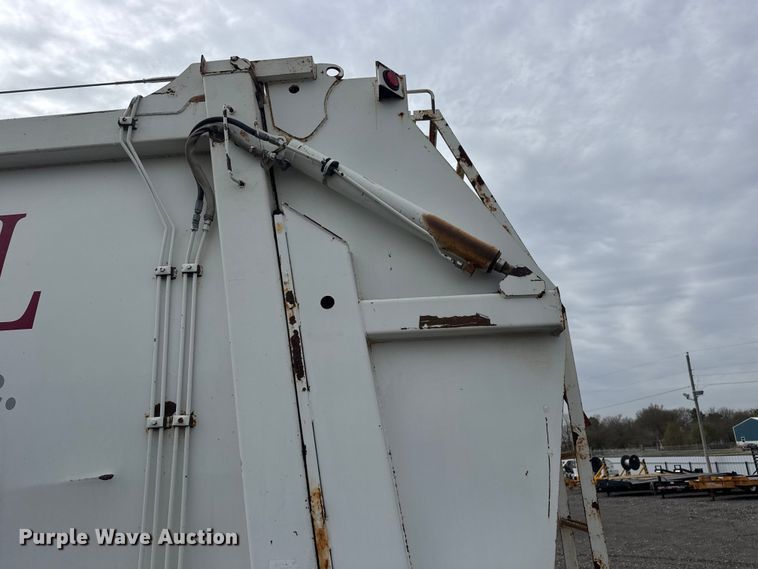 image for item EG8880 2007 Mack MR refuse truck