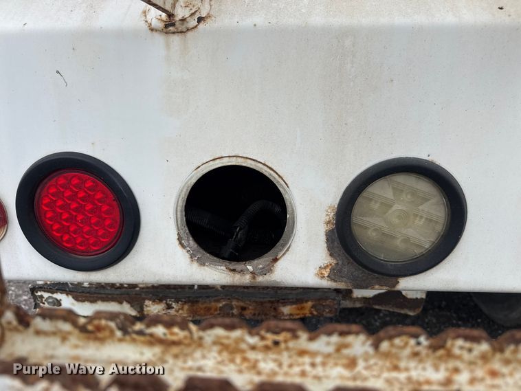 image for item EG8880 2007 Mack MR refuse truck