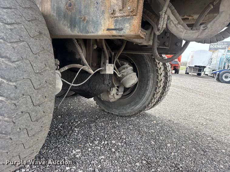 image for item EG8880 2007 Mack MR refuse truck