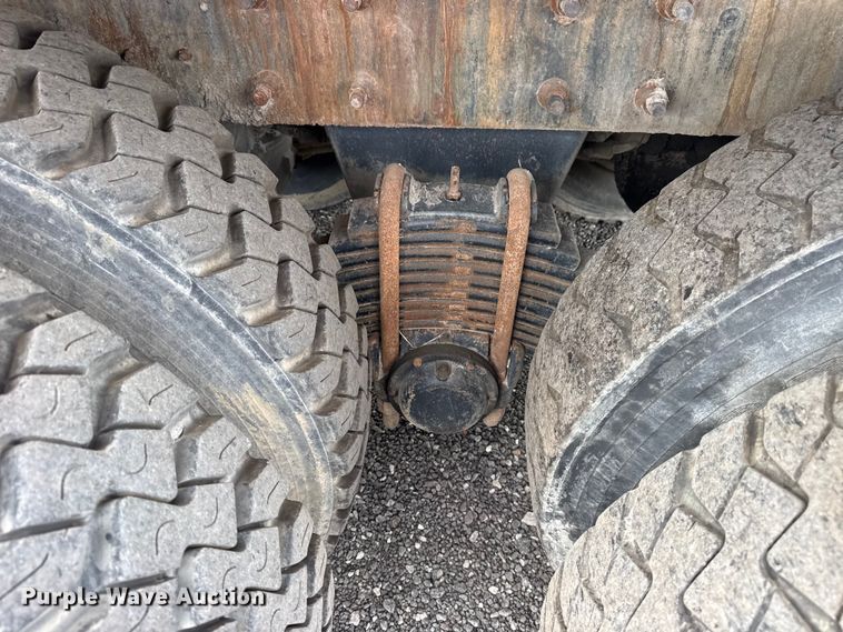 image for item EG8880 2007 Mack MR refuse truck