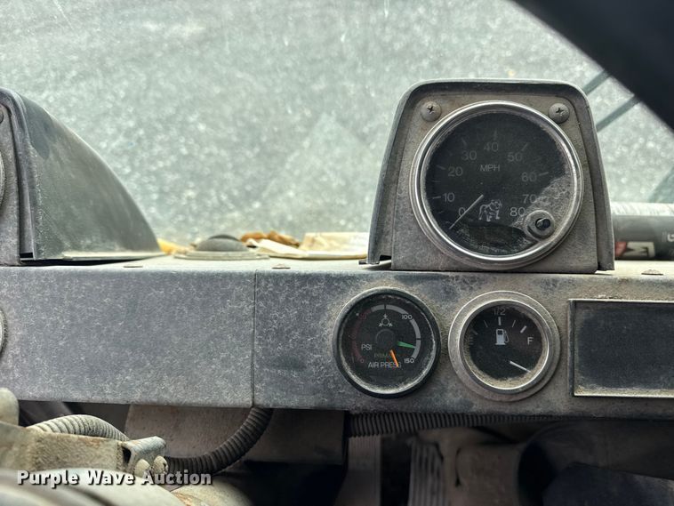 image for item EG8880 2007 Mack MR refuse truck