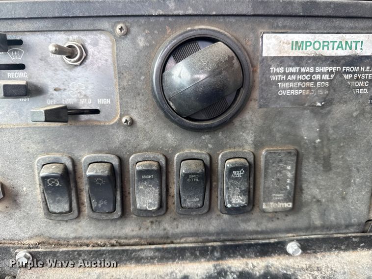 image for item EG8880 2007 Mack MR refuse truck