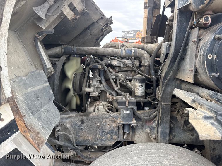 image for item EG8880 2007 Mack MR refuse truck