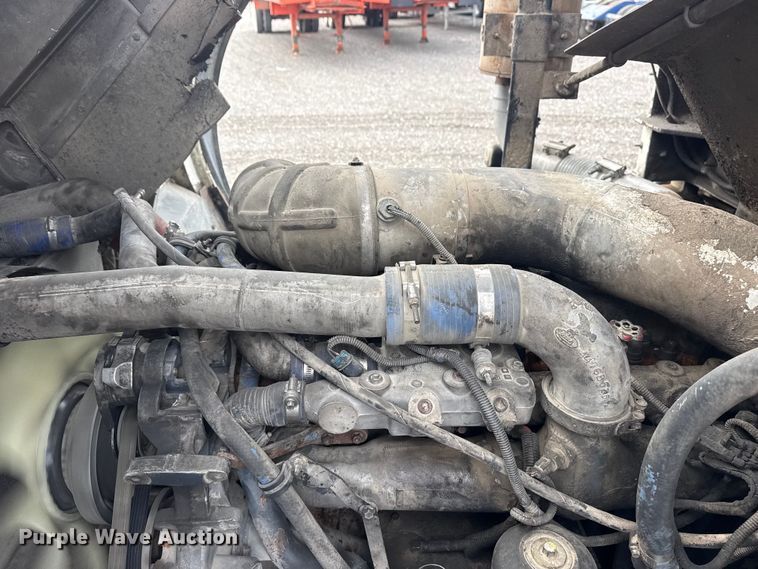 image for item EG8880 2007 Mack MR refuse truck