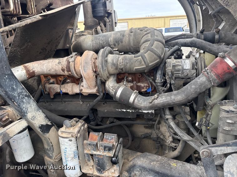 image for item EG8880 2007 Mack MR refuse truck