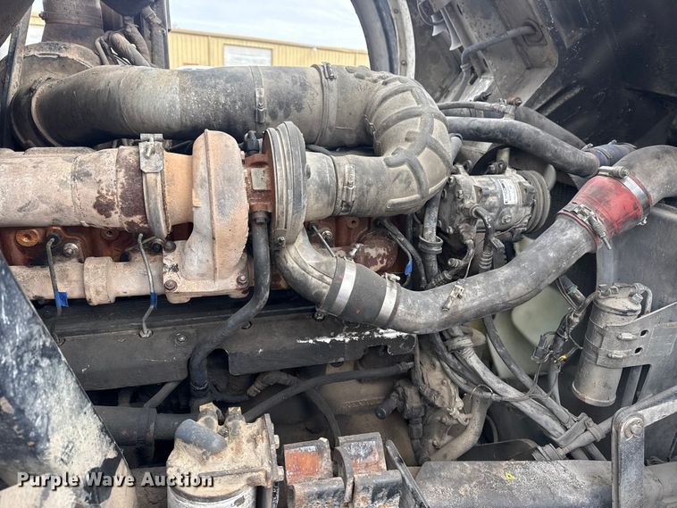 image for item EG8880 2007 Mack MR refuse truck