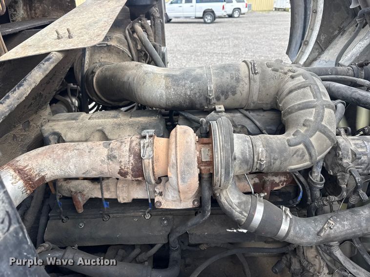 image for item EG8880 2007 Mack MR refuse truck