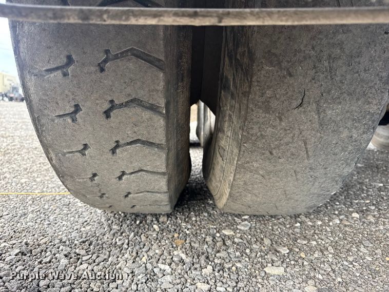 image for item EG8880 2007 Mack MR refuse truck