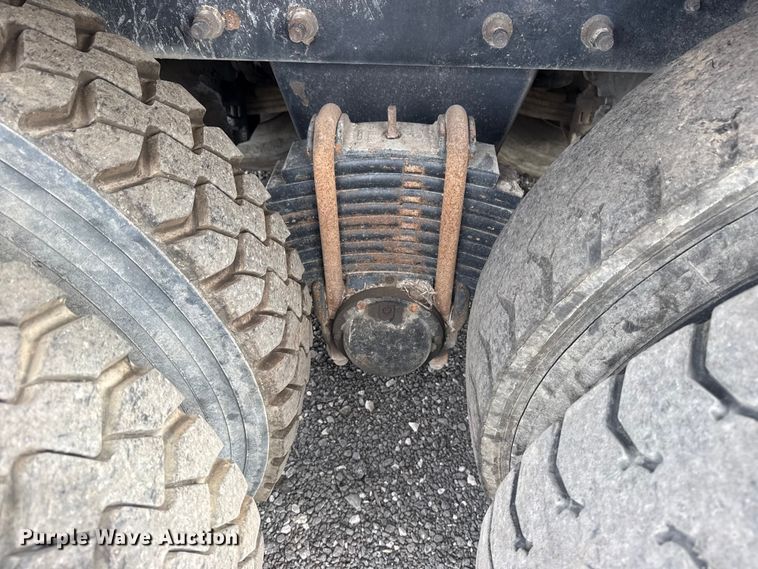 image for item EG8880 2007 Mack MR refuse truck