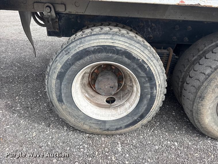 image for item EG8880 2007 Mack MR refuse truck