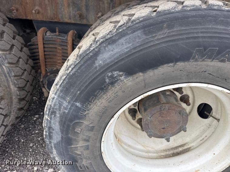 image for item EG8880 2007 Mack MR refuse truck