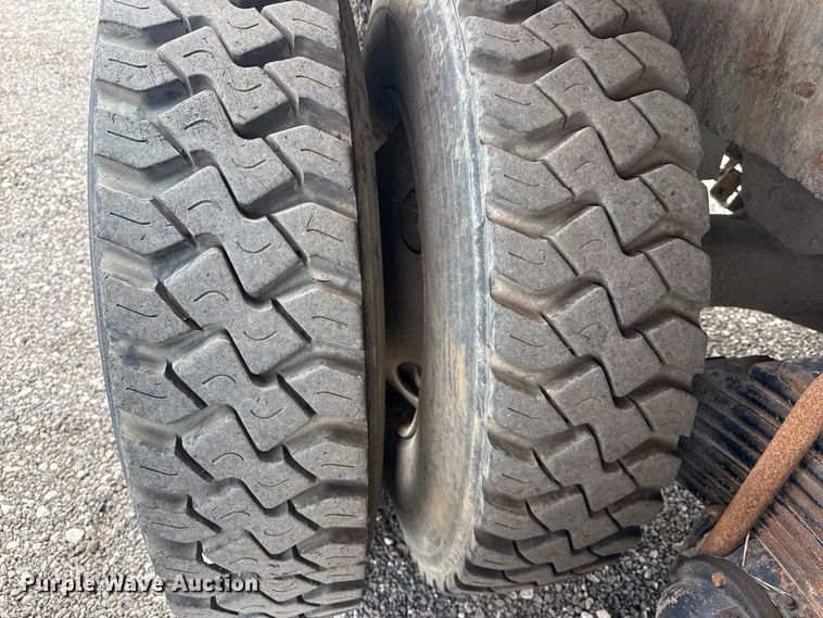 image for item EG8880 2007 Mack MR refuse truck