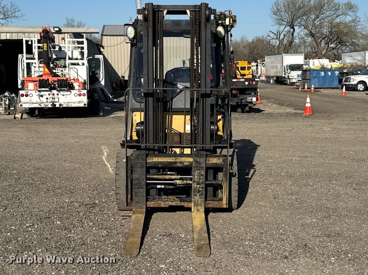image for item EG8882 2017 Caterpillar DP30N forklift