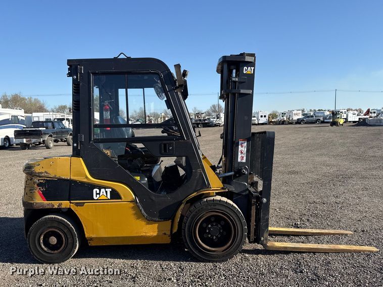 image for item EG8882 2017 Caterpillar DP30N forklift