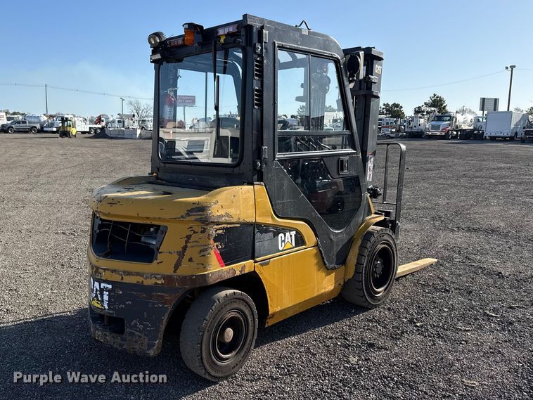 image for item EG8882 2017 Caterpillar DP30N forklift