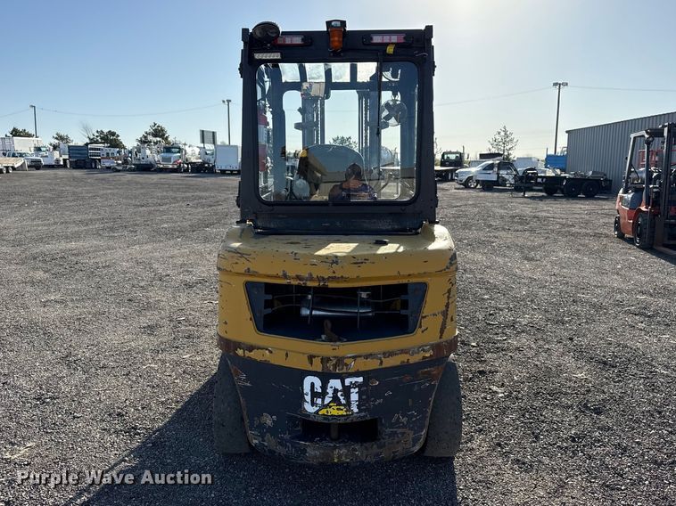image for item EG8882 2017 Caterpillar DP30N forklift