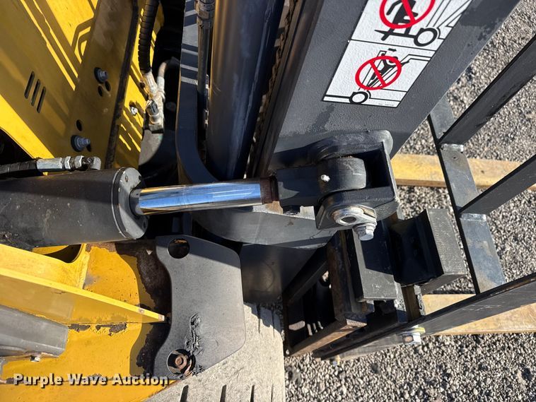 image for item EG8882 2017 Caterpillar DP30N forklift