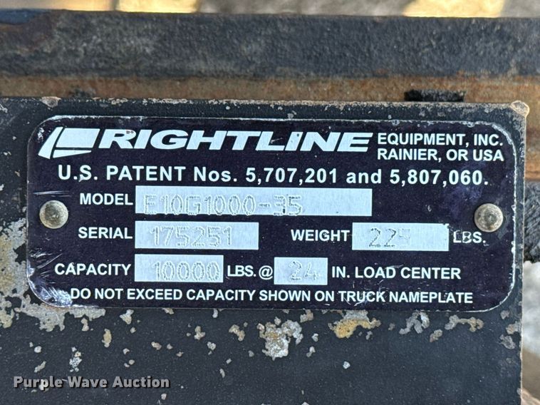 image for item EG8882 2017 Caterpillar DP30N forklift