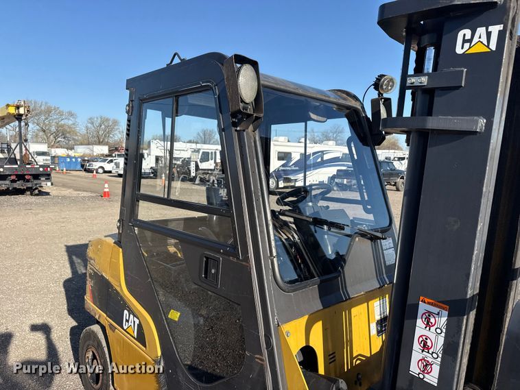 image for item EG8882 2017 Caterpillar DP30N forklift